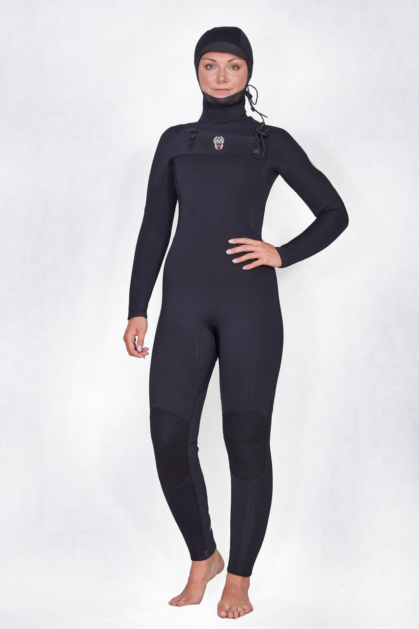 The best ladies cold water surfing wetsuit Lunasurf 5/4